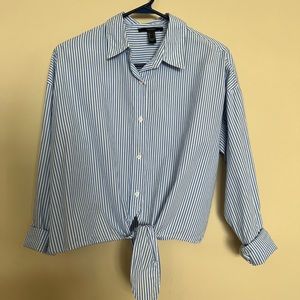Forever 21 blue and white striped collared top small